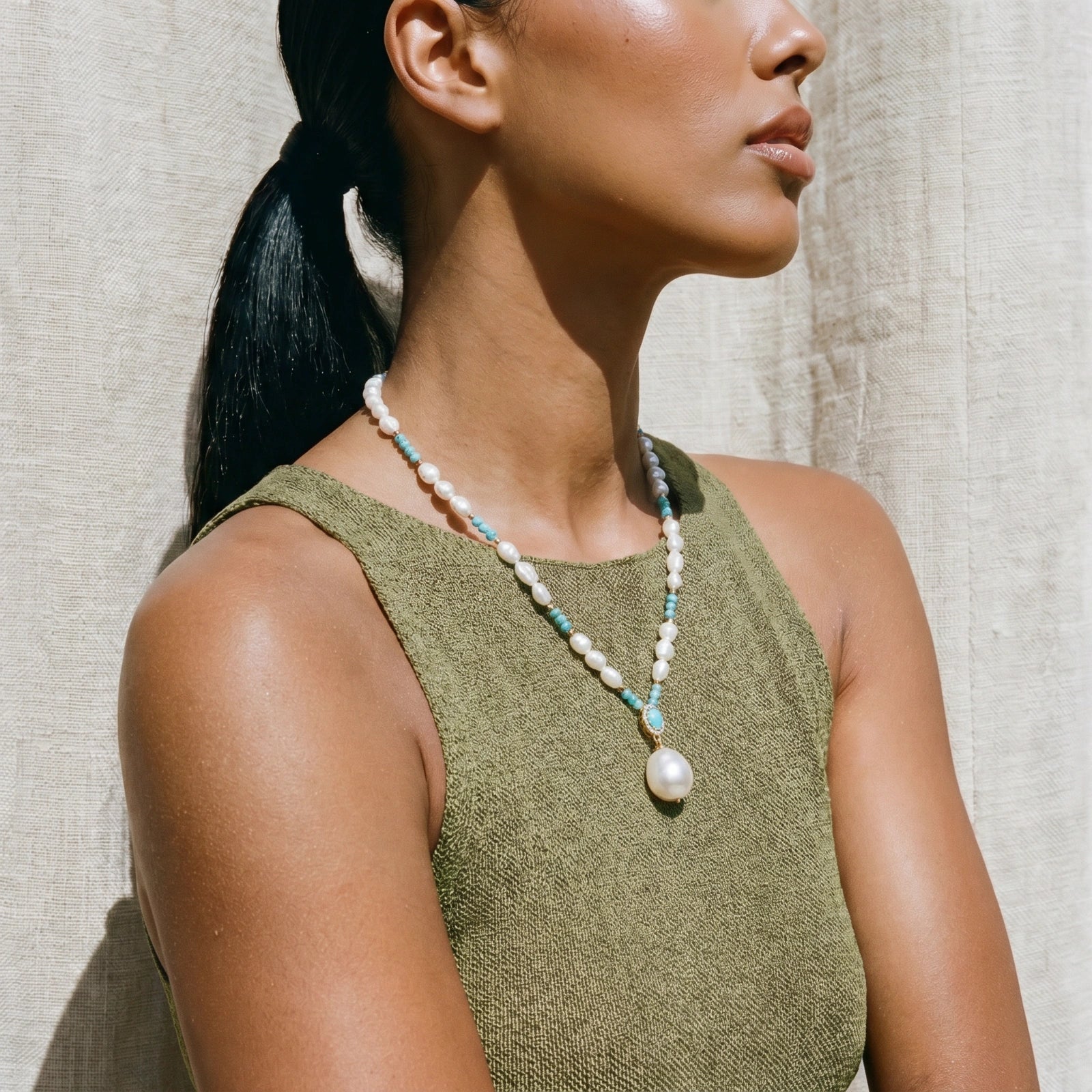 Aqua Bloom Necklace by Valtrexa