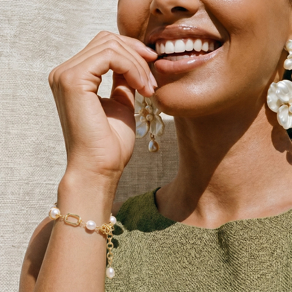 Golden Pearl Chain Bracelet by Valtrexa