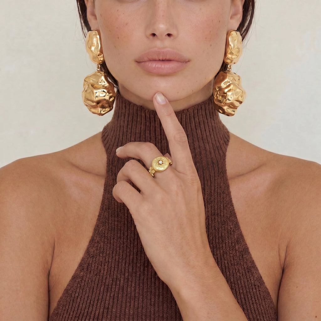 Vintage Medallion Ring by Valtrexa