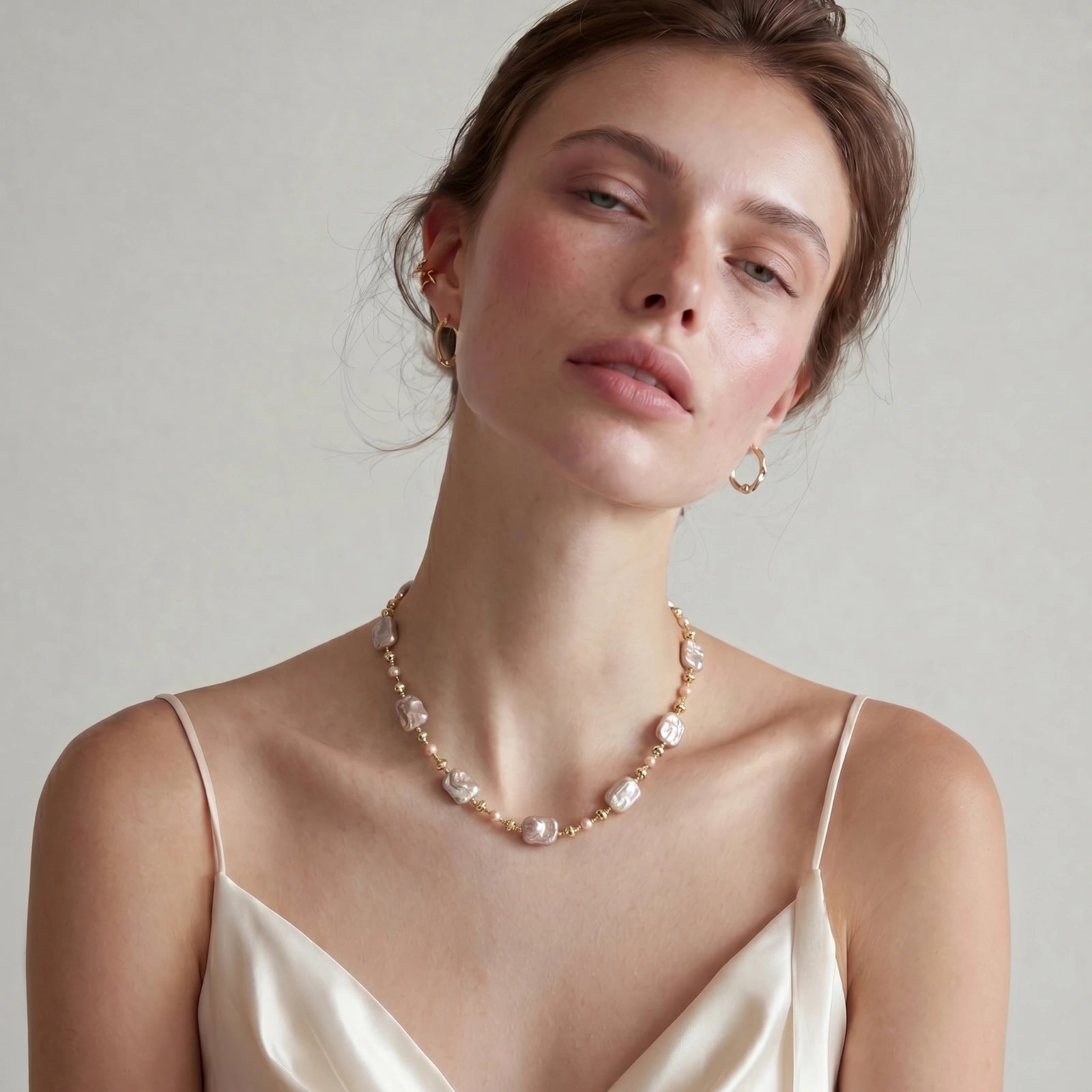 Iridescent Pearl Chain by Valtrexa